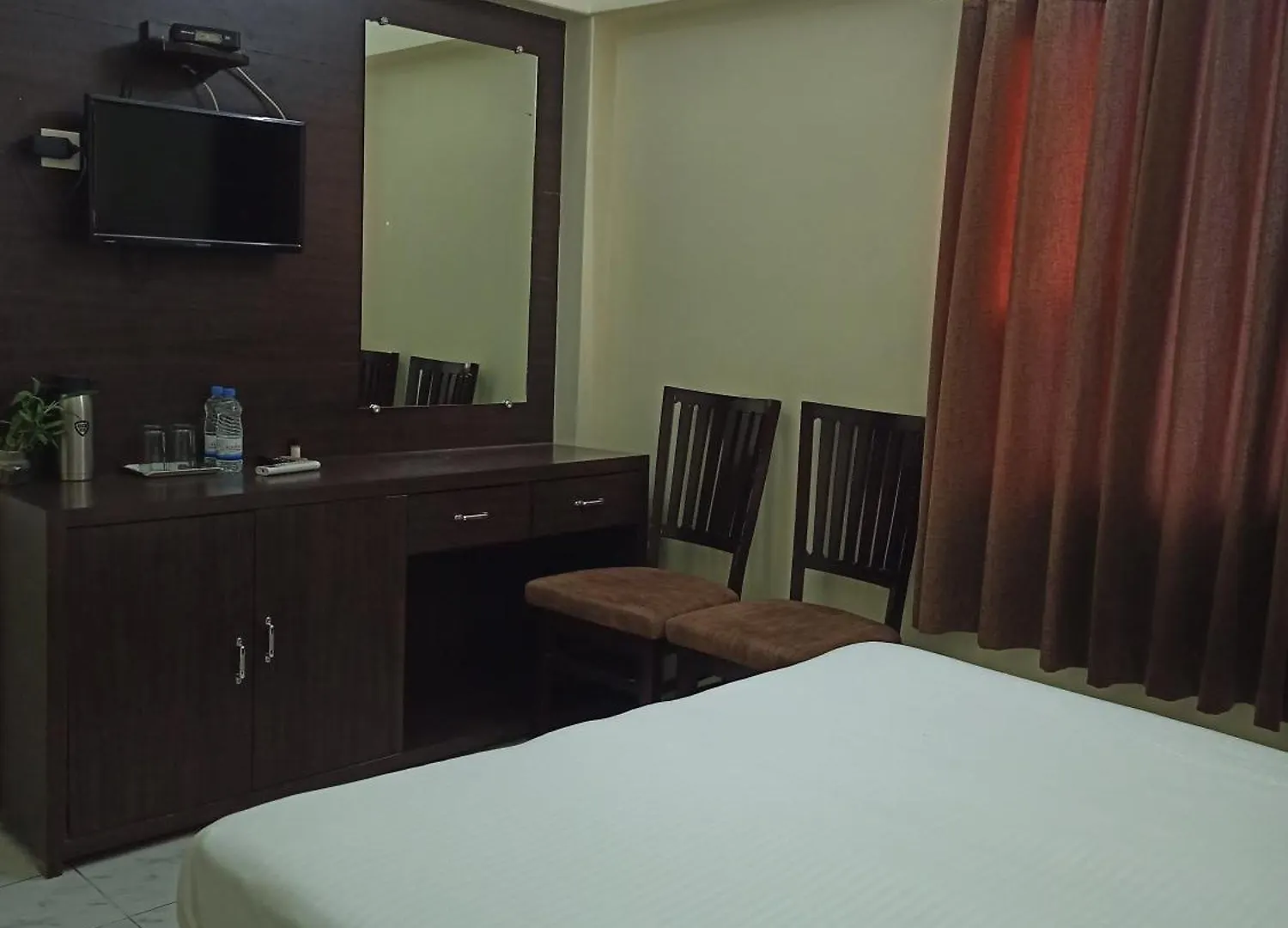 ***  Hotel Alka Varanasi Índia